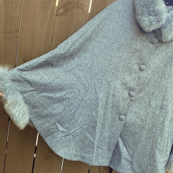 NWOT Baby Alpaca Cape by Schweitzer Linen Made in Peru - Picture 8 of 16